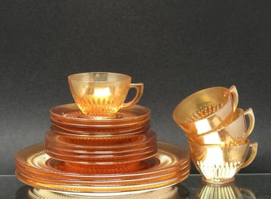 16 Pc. Dinnerware Set Iridescent Marigold