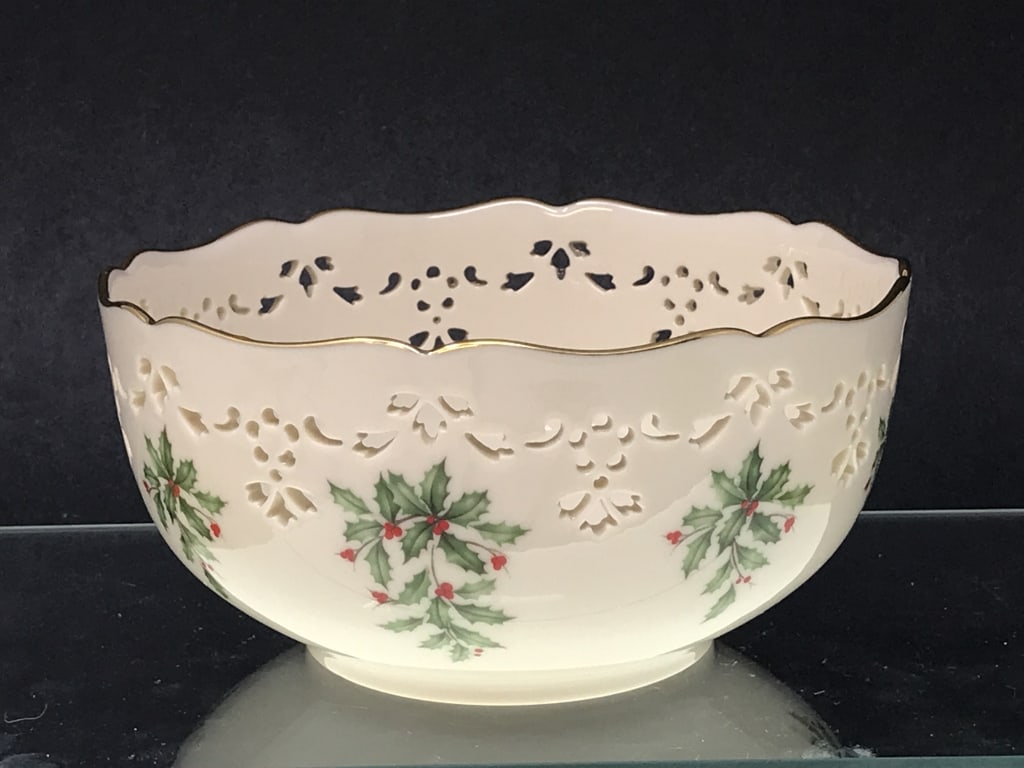 Lenox Holiday Medium Pierced Bowl, 24K Gold: Holiday Medium Pierced Bowl, 24 K Gold. 2 7/8"h x 6d. 12oz.