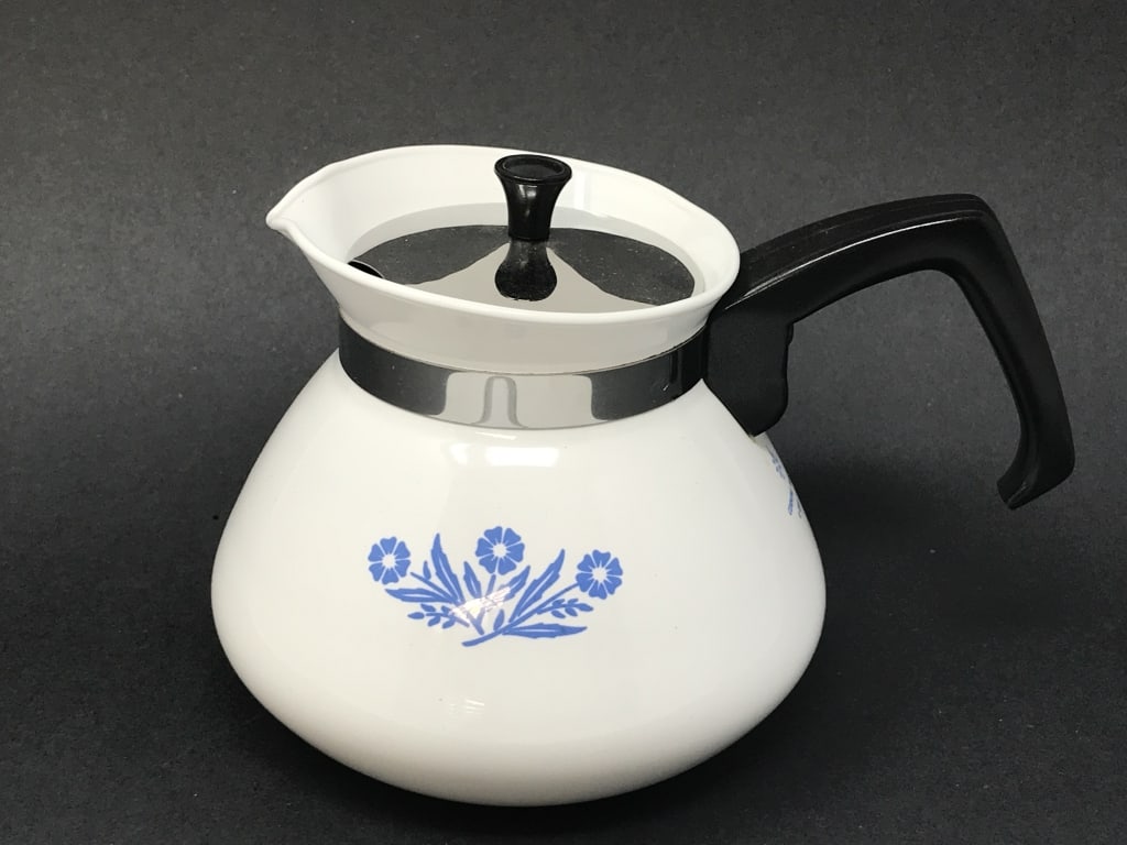 Corning Vintage Blue Cornflower Teapot (1 of 3)