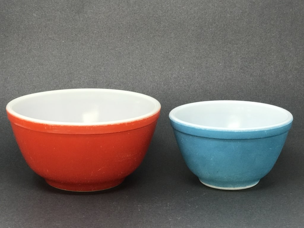 Pyrex Red & Blue 1940's Mixing Bowls (1 of 3)
