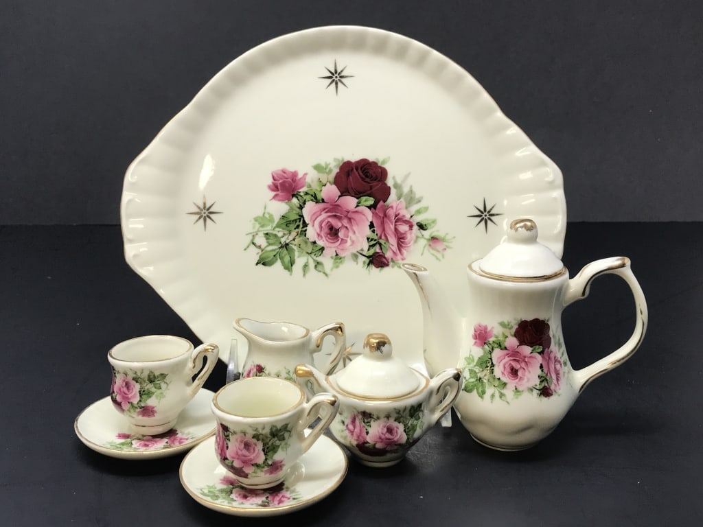 Miniature Formalities by Baum Bros. Tea Set (1 of 4)
