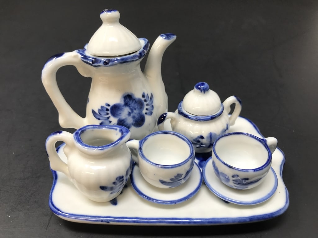 Miniature Blue Delft Tea Set (1 of 2)