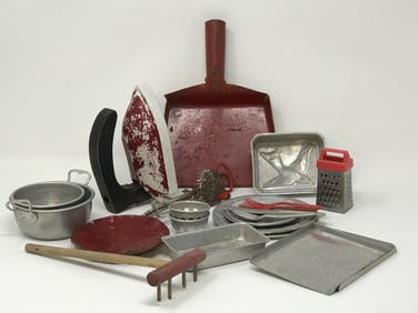 22 Miniature and Toy Household Items