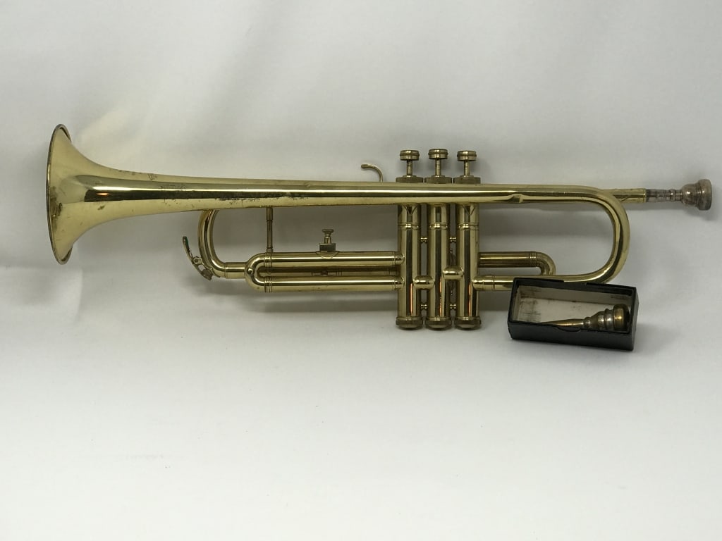 Selmer Signet Trumpet In Case