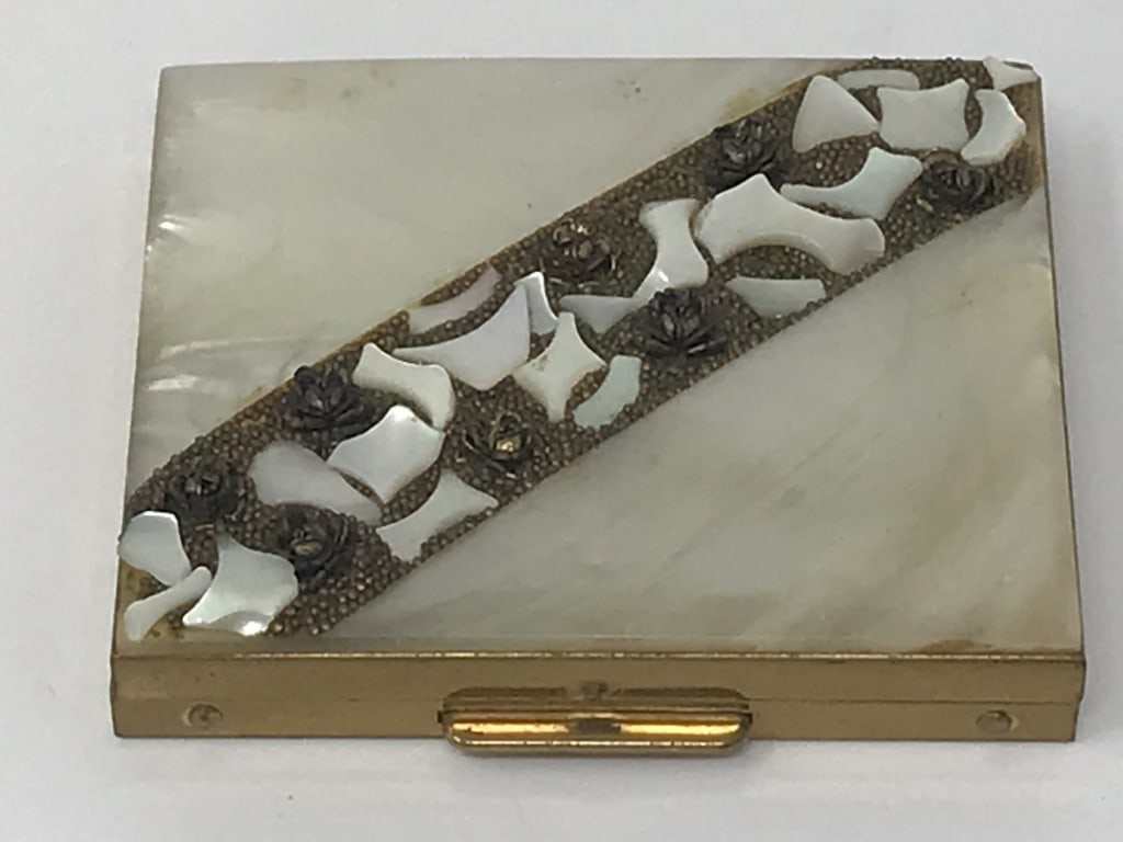 S.F. Co. 5th Ave. Ladies Compact with Mirror (1 of 3)