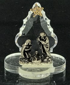 Nativity in Glass with Tree Backdrop & Star
