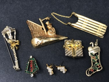 7 Gold Tone Costume Jewelry Holiday Pins