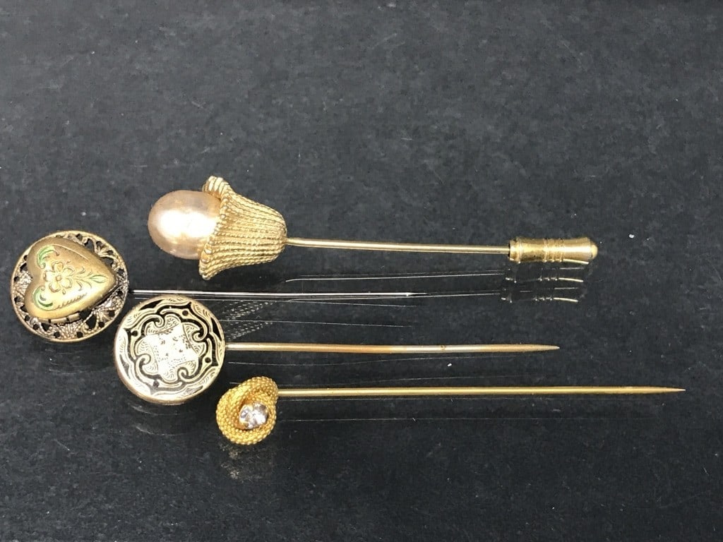 6 Vintage Lapel Pins (1 of 3)