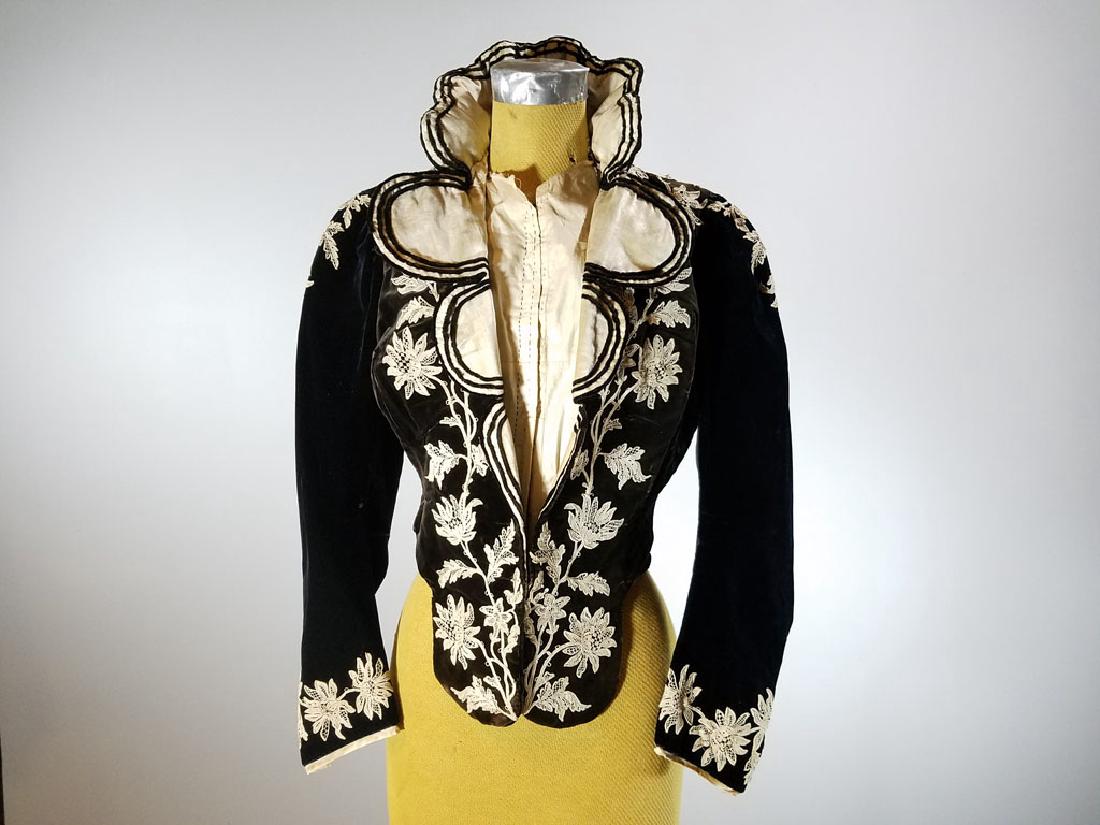 Victorian Velvet Embroidered Bodice Corset (1 of 6)
