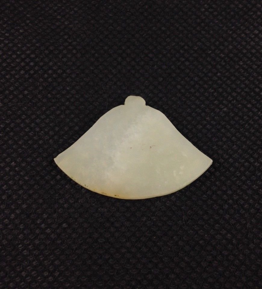 MUGHAL ANTIQUE STYLE 1 JADE PENDENTS, 1850-1899: Item: Mughal Antique Style 1 Jade Pendants ; Date: 1850-1899 ; Origin: India ; Jade Type: Original 100% Nephrite