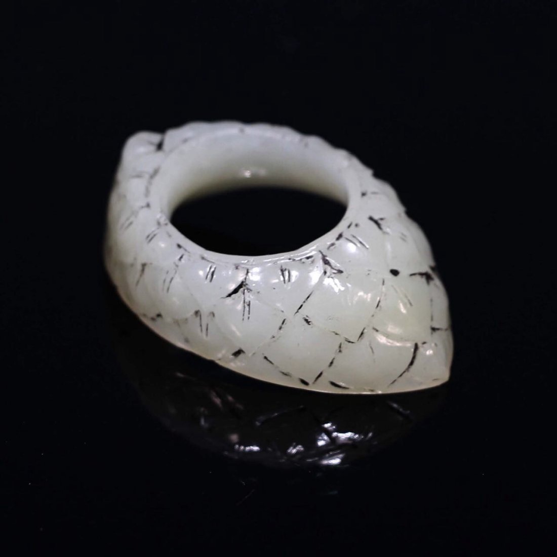 A fine Mughal style jade Archer's Thumb  Ring (1 of 2)