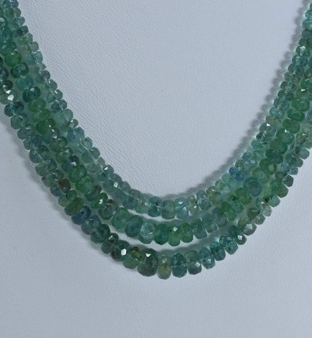Natural emerald beads necklace (1 of 4)