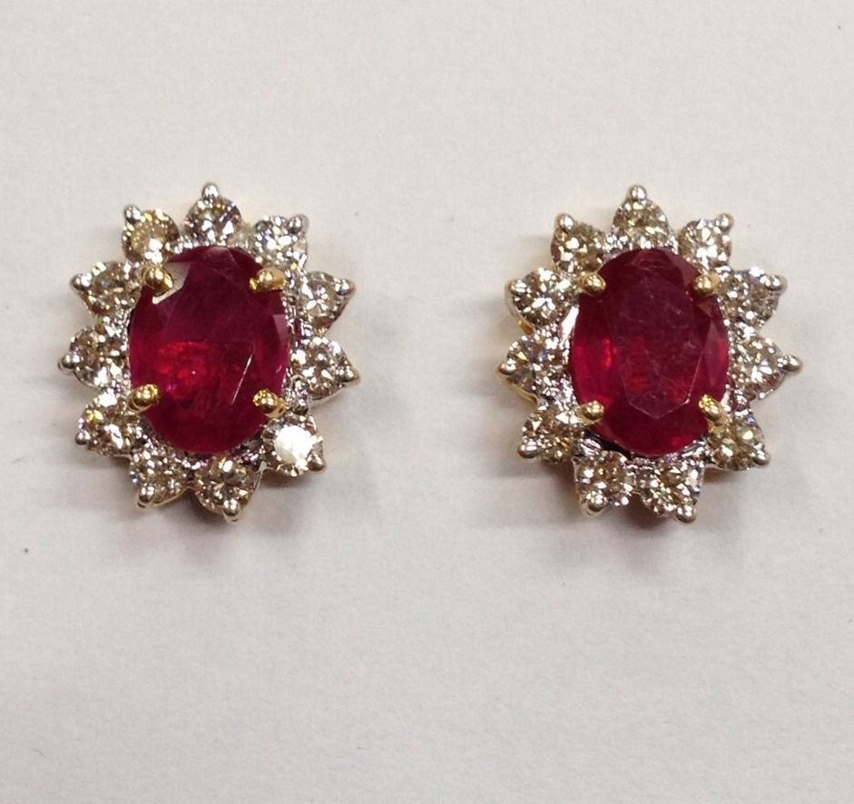 18k yellow gold 2.80ct Ruby 0.94ct dimond Earring (1 of 4)