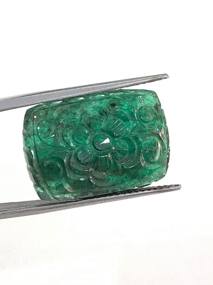 LOOSE 28.40 Cts NATURAL CARVED EMERALD CARVING (1 of 11)