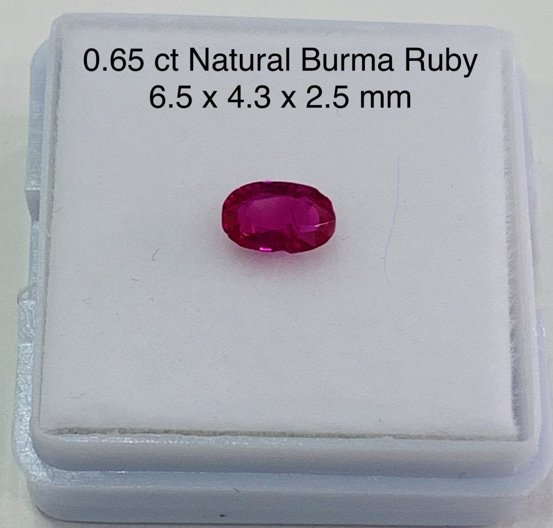0.65 Ct Natural Unheated old Burma Ruby (1 of 8)