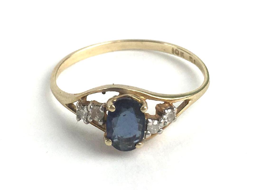 10K Yellow Gold Vintage Ring: 10K Yellow Gold Vintage Ring, Stamped 10k on Inside, One Larger Stone Flanked By Two Smaller Stones On Each Side, Total Weight 1.2g, Size: 6