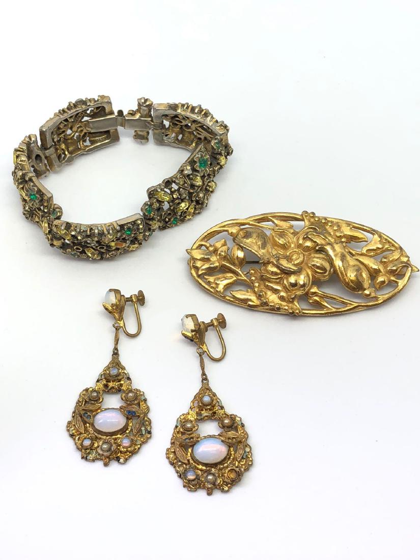 Lot of Vintage Ornate Jewelry (1 of 5)