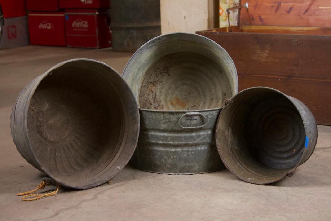 Lot of 4 Medium Galvanized Tubs (1 of 3)