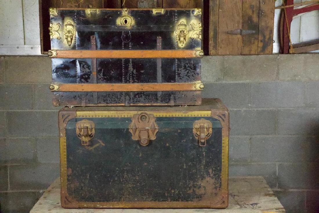 Vintage Steamer Trunks (1 of 10)