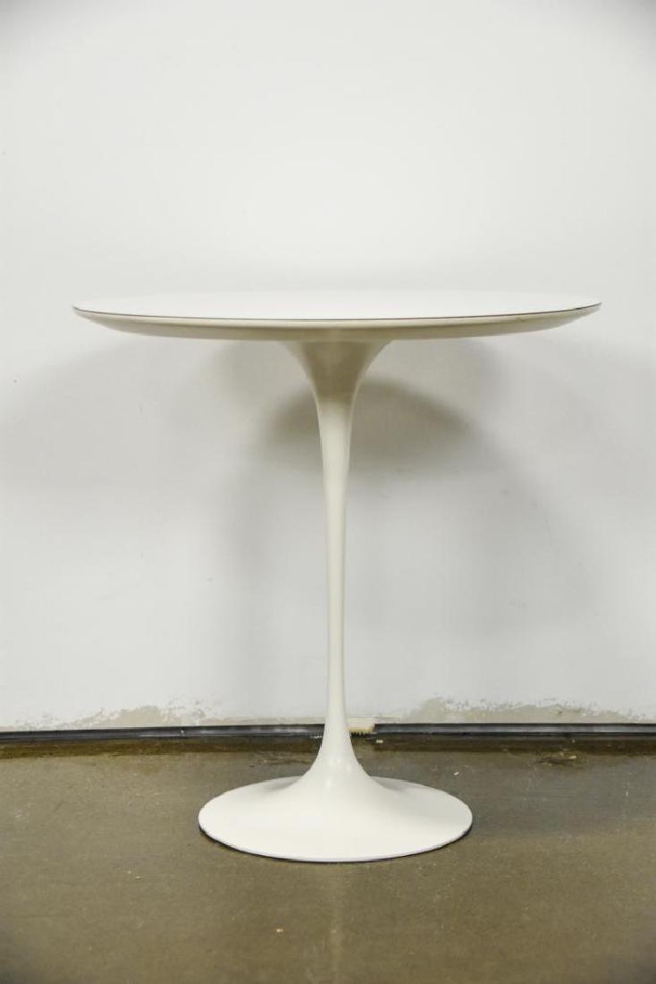 Knoll Small White Tulip Side Table (1 of 5)
