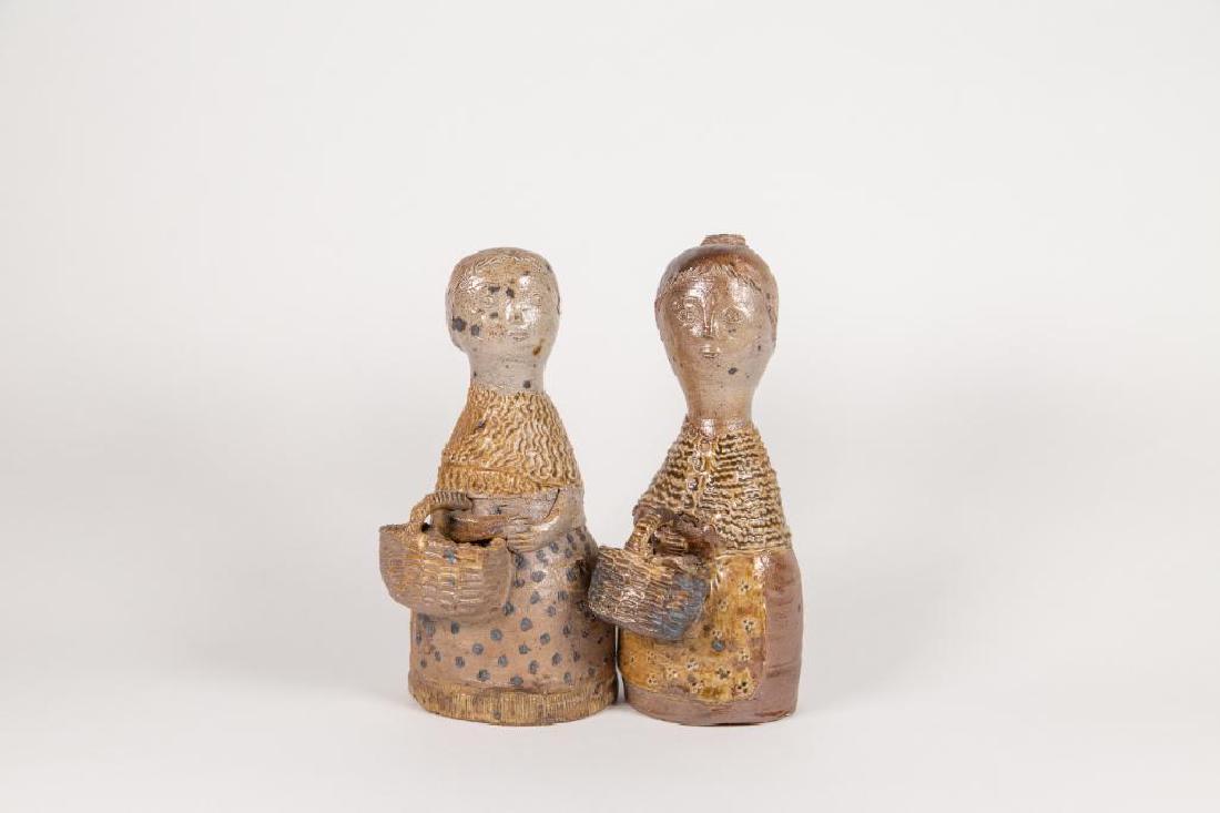 Jean Lerat ( 1913 - 1992 ) And Jacqueline Lerat ( 1920: Jean Lerat (1913-1992) And Jacqueline Lerat (1920-2009) Set of women stoneware figures with enamel. Two women with baskets ponchos. Good condition. Signature on the side.