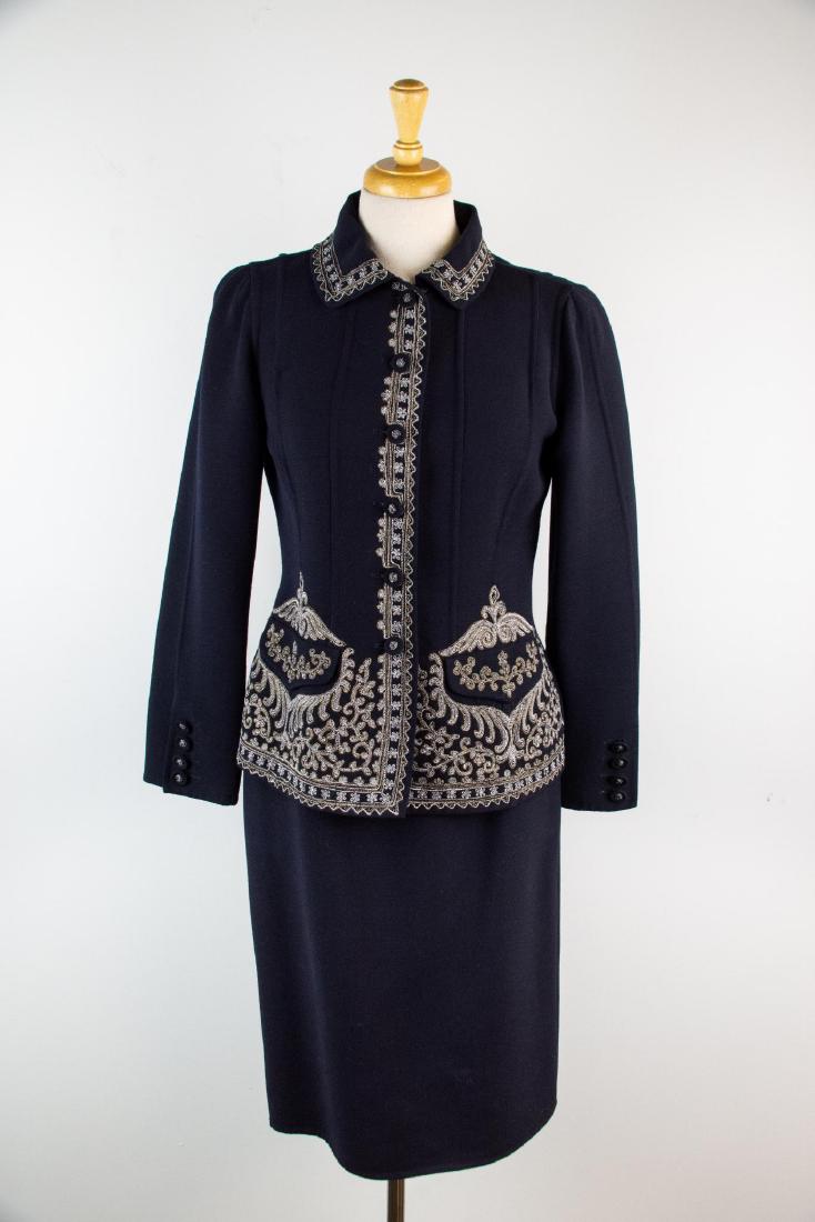 Oscar De La Renta Embroidered Skirt Set: Oscar De La Renta Embroidered Skirt Set. Jacket has embroidered design on bottom. Jacket Measurement: Bust: 34", Waist: 30", Length: 23", Shoulder: 14", Sleve Length: 23". Skirt Measurements: Waist: 2