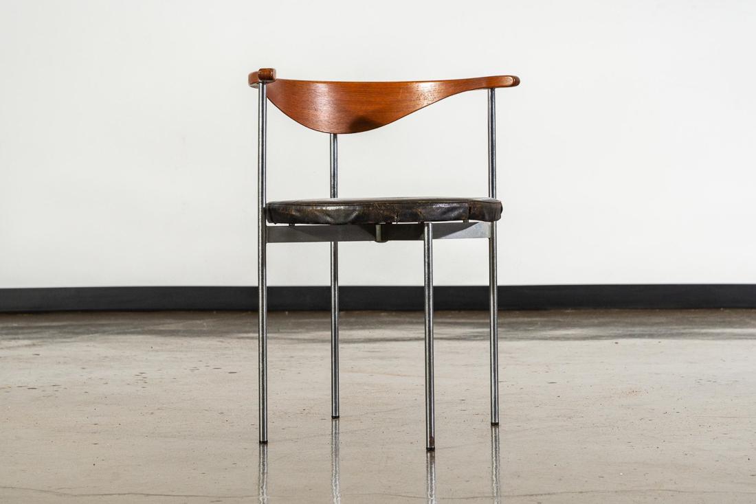 Frederik Sieck for Fritz Hansen Leather Chair: Chair designed by Frederik Sieck for Fritz Hansen in Denmark. CREATOR: Fritz Hansen (Manufacturer), Frederik Sieck (Designer). IN THE STYLE OF: Mid-Century Modern. PLACE OF ORIGIN: Denmark. P