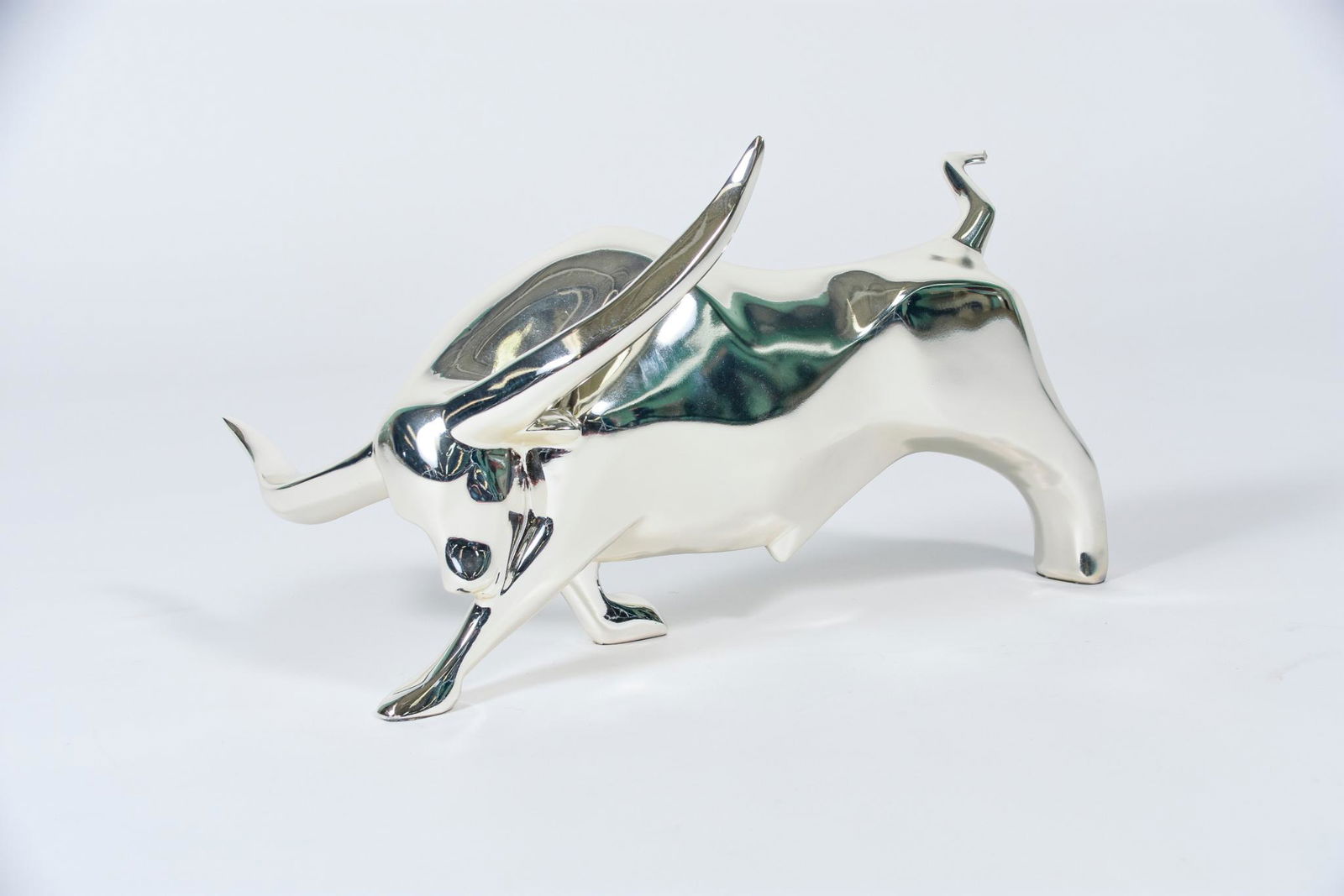 Kunst & Ambiente Chrome Bull Fiberglass Sculpture (1 of 5)