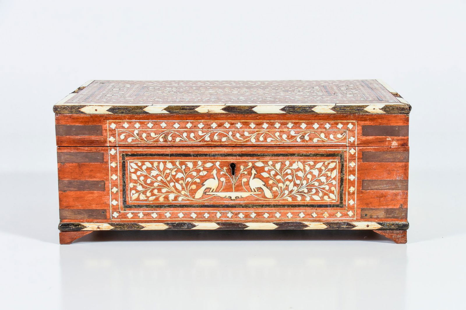 Mandel & Co 1870 Bone Box With Inlay: Mandel &" Co 1870 Bone Box With Inlay purchased from Steve Chase Associates 1984. H6 x L15 x W10. NAVIS Pack and Ship will be handling the shipping of all items from this auction. Go to: http://blocka