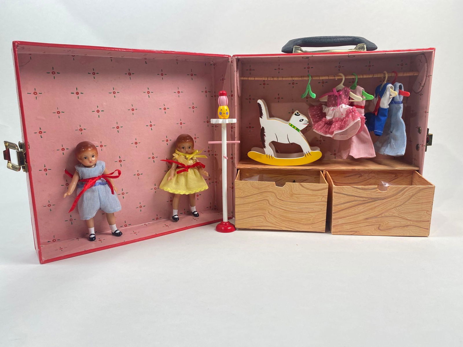 Patsy Travel Set: Patsy Travel set Wee Patsy travel set design by John Axe, Effanbee.