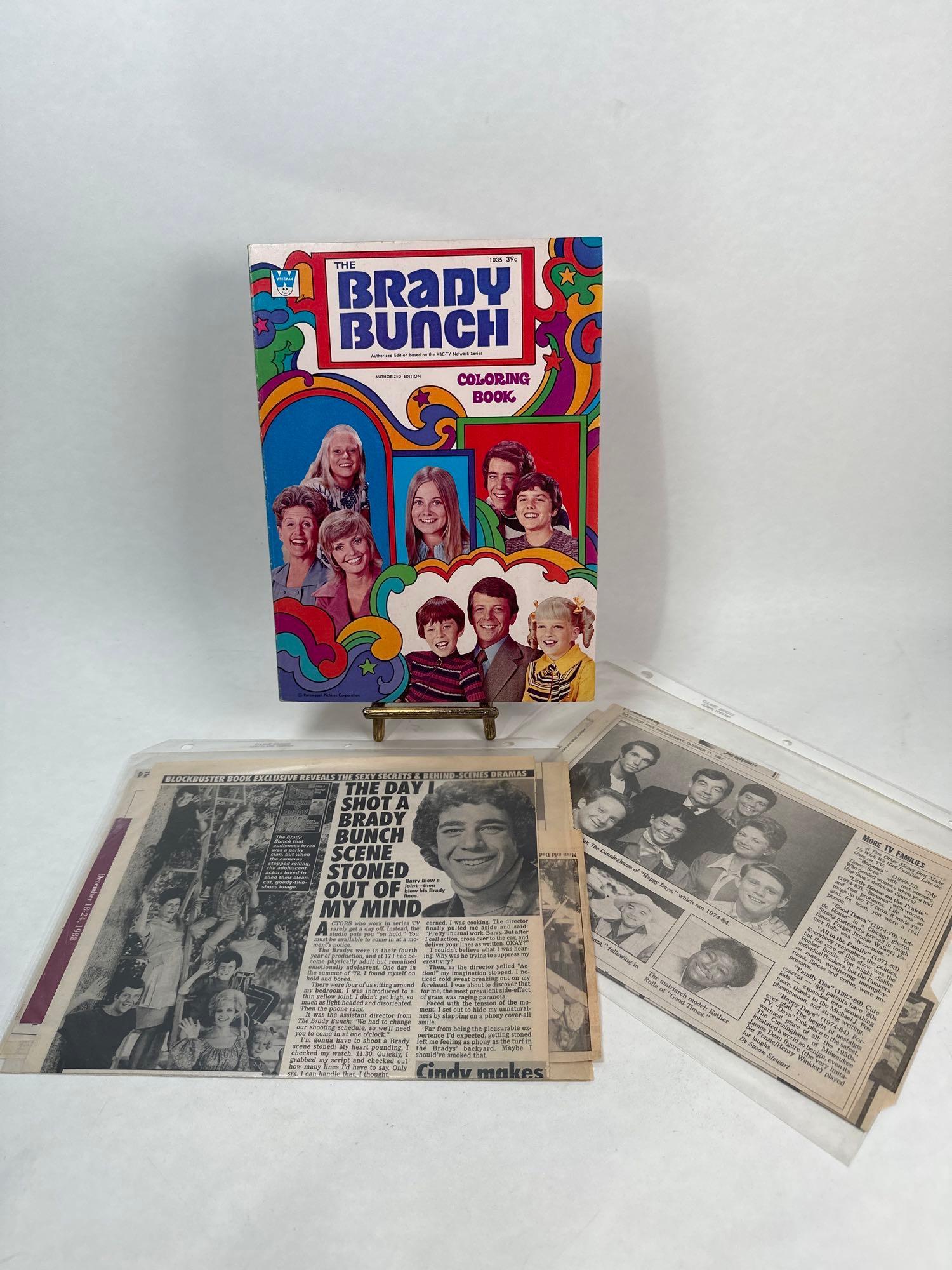 Brady Bunch Coloring Book And Paper Dolls Cut Out Book (1 of 6)