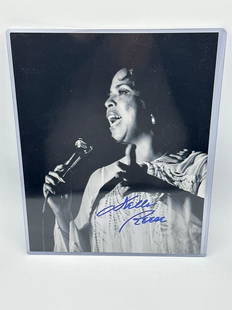 DELLA RESSE signed/autographed photo.: DELLA RESSE signed/autographed photo. 8x10 black and white photo with signature- certificate of authenticity by heroes and legends.