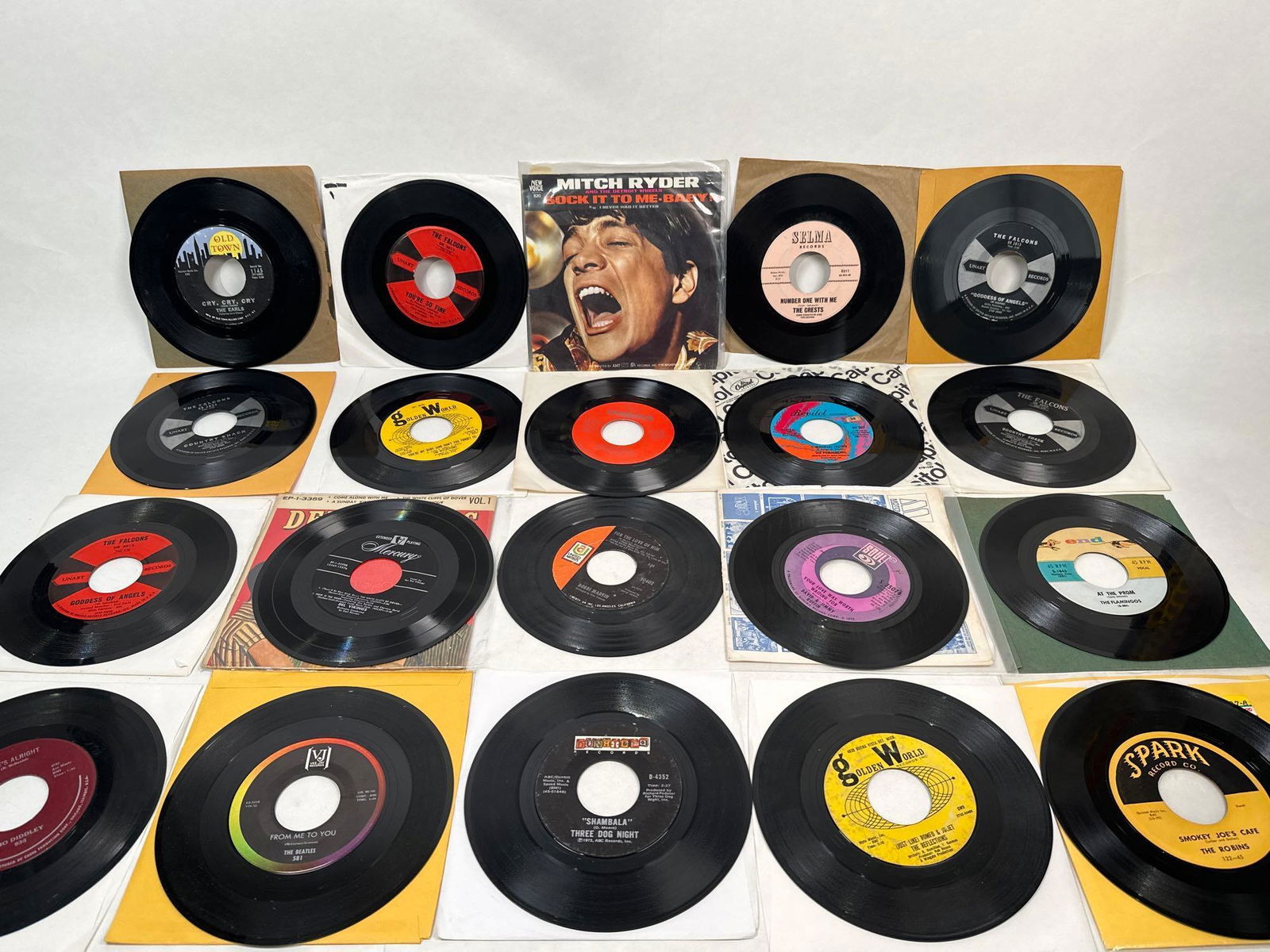 12 mixed 45RPM records of The Beatles-Ringo Starr, George Harrison, McCartney/Lennon (1 of 7)