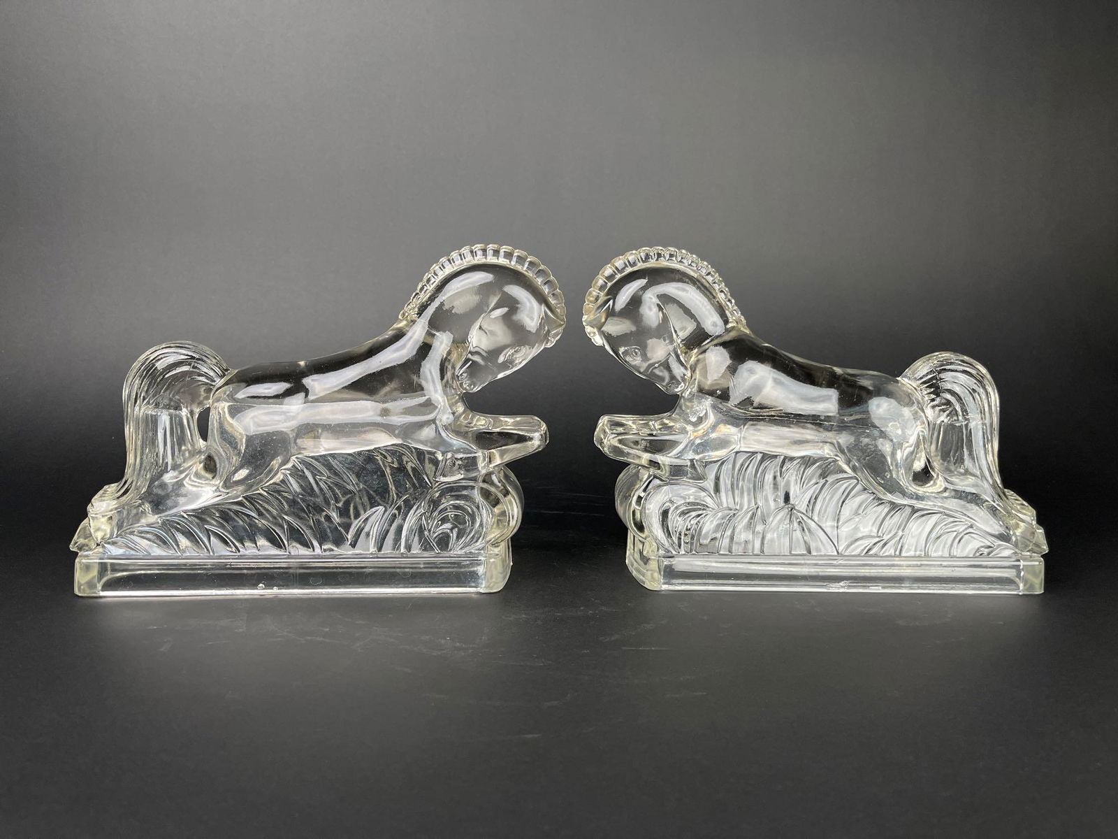 Vintage 1940's L.E. Smith Clear Equestrian Bookends (1 of 11)