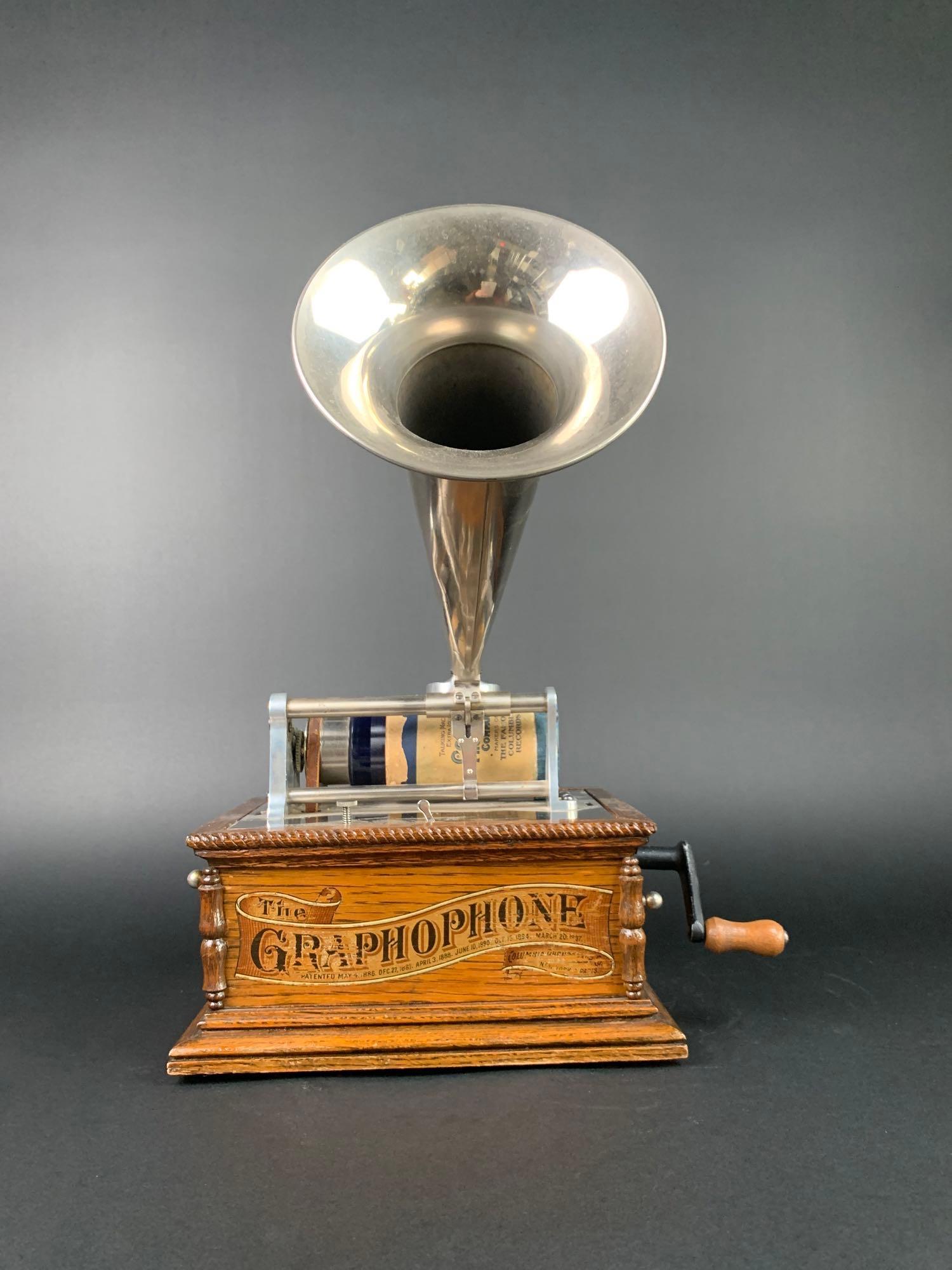 Vintage Columbia Phonograph (Graphophone) (1 of 12)