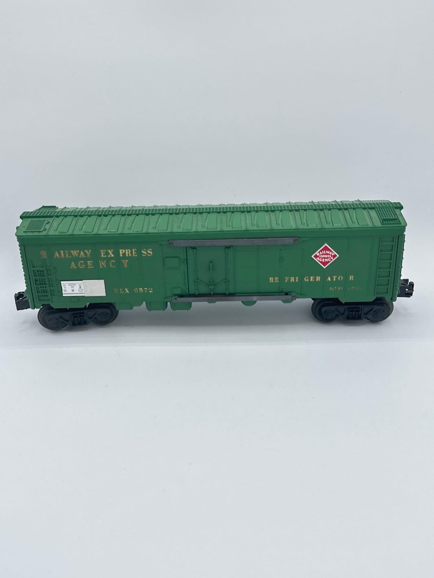 RAILWAY EXPRESS AGENCY REFRIGERATOR BOX CAR NO.6572 (1 of 12)