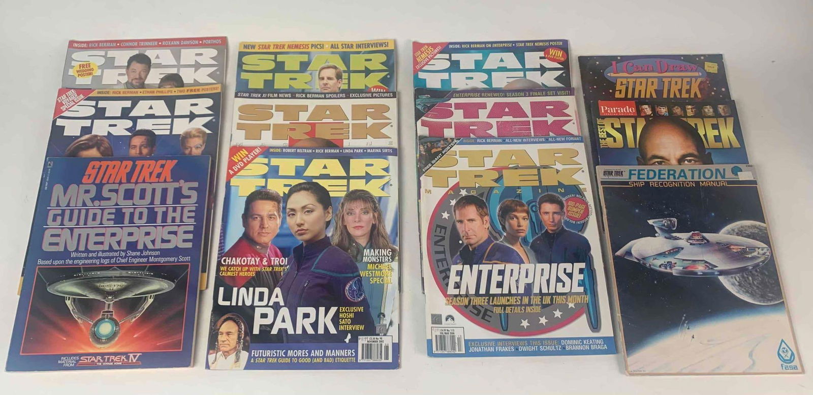 Large Lot of Vintage Star Trek Magazines and Books (1 of 7)