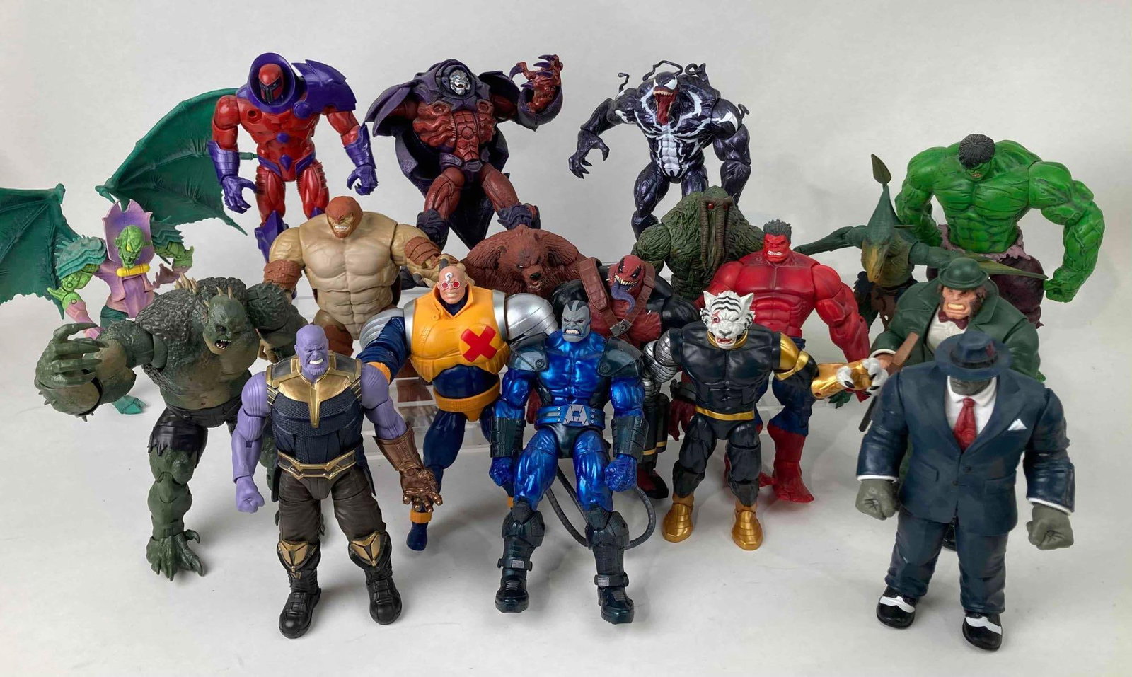 18 XL Marvel Action Figures (1 of 5)
