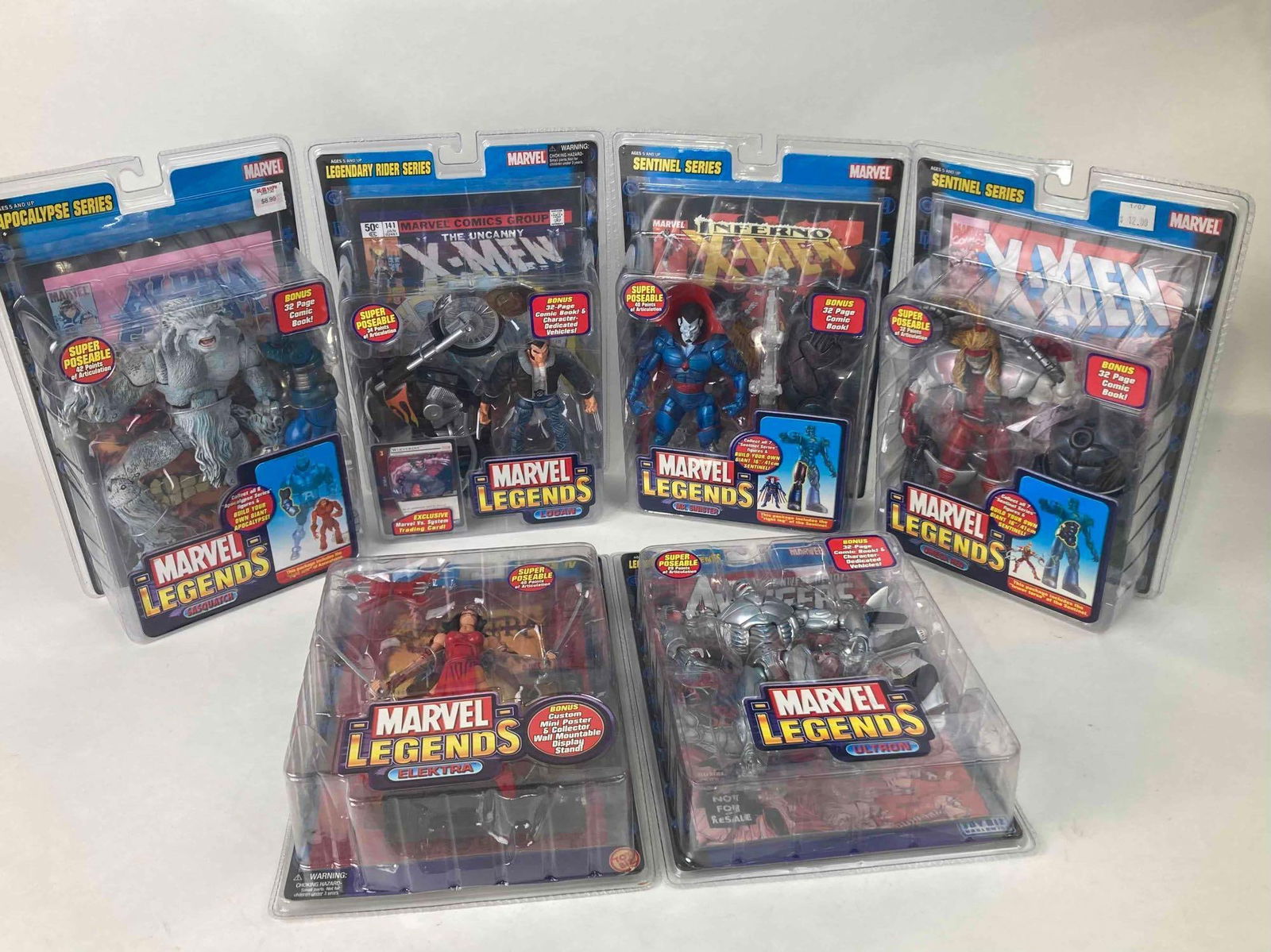 6 Marvel Action Figures with Comic Book Attached (1 of 5)