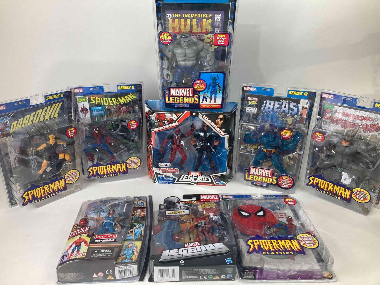 11 Marvel Action Figures with Comic Book Attached (1 of 7)