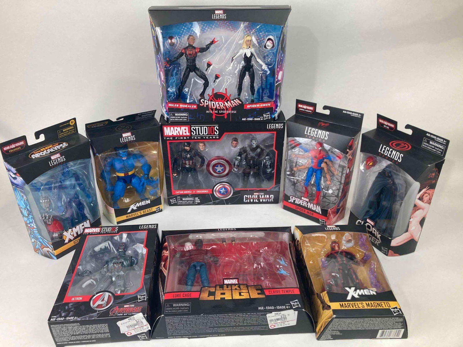 11 Marvel Action Figures ( Hasbro ) (1 of 6)