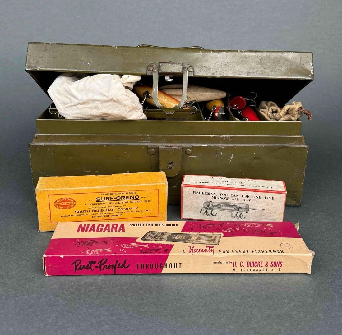 Vintage Fishing Tackle Box W/ Supplies (NO REELS) (1 of 12)