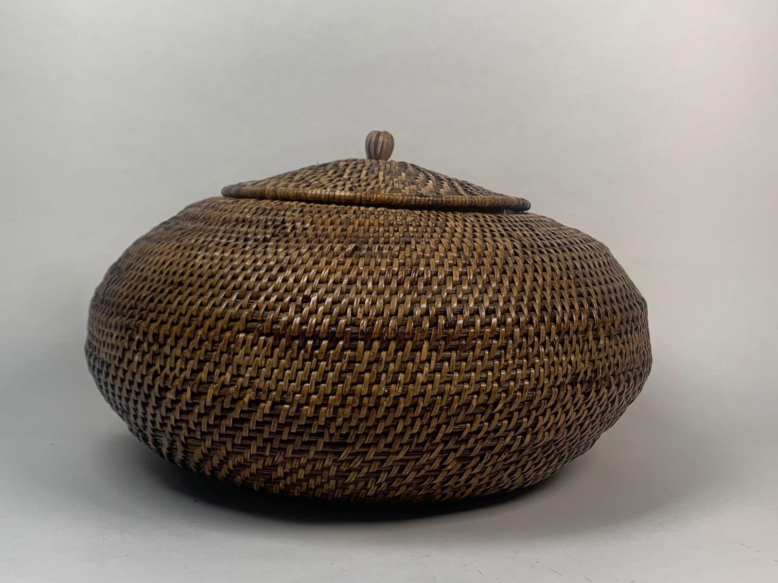 Handwoven Tribal Rice Basket with Lid (1 of 7)