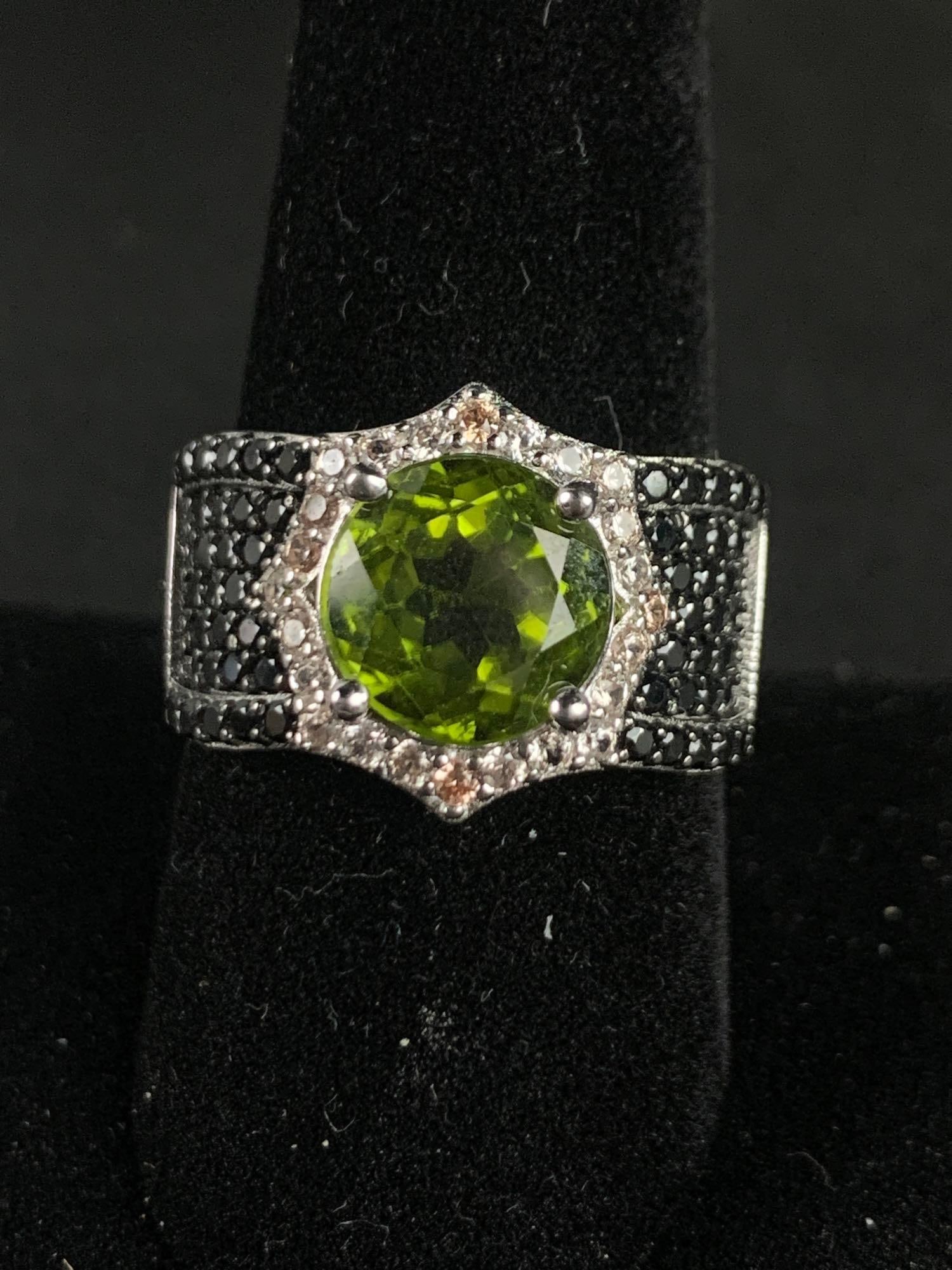 Peridot Black Spinel Ring (1 of 5)