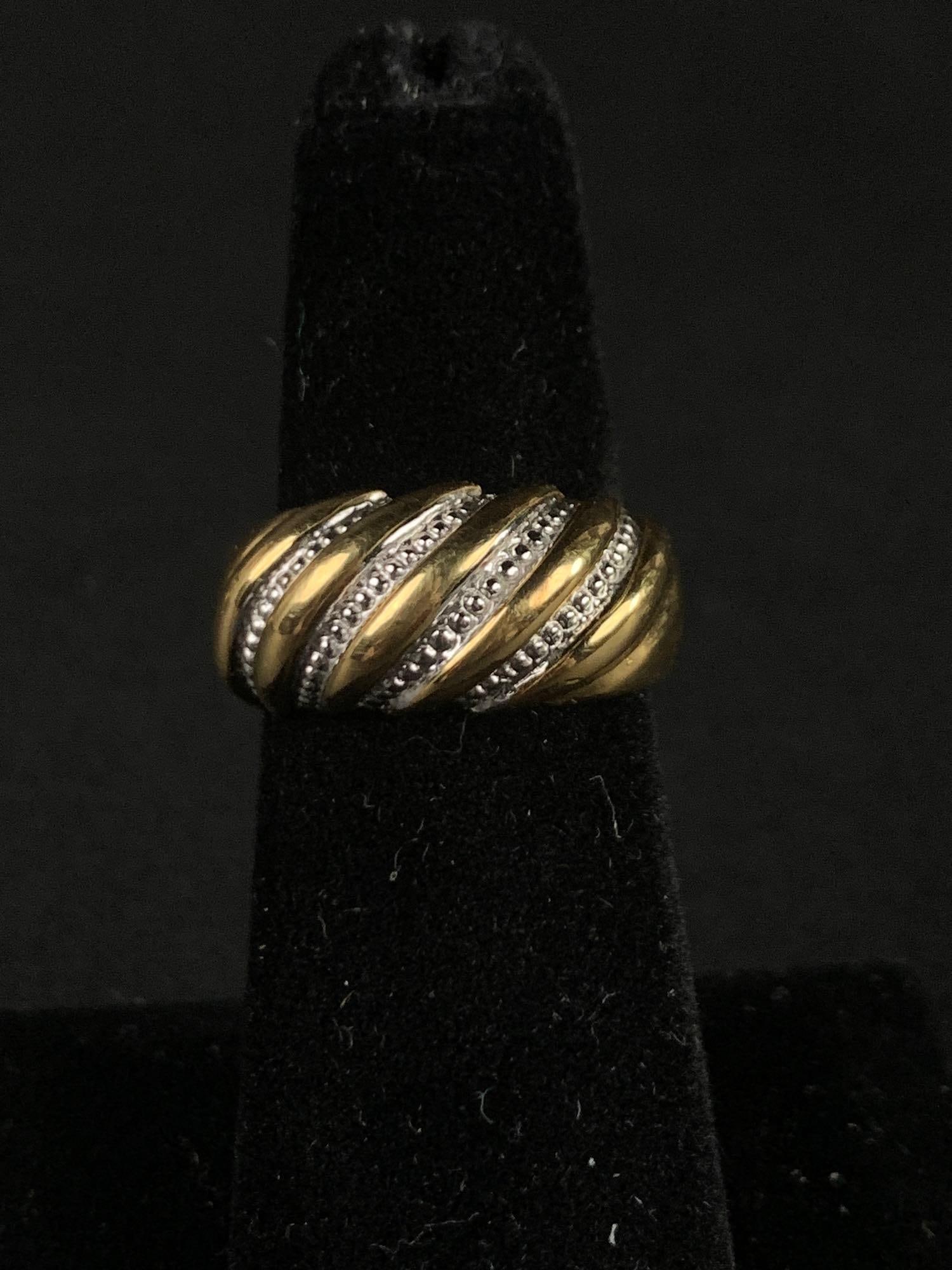 Vintage Ring: Vintage 14K GE ring. Excellent condition. Weight is 6g. Please see photos for additional details. Please note all lots show signs of wear commensurate with age and use, and the lack of a statement r