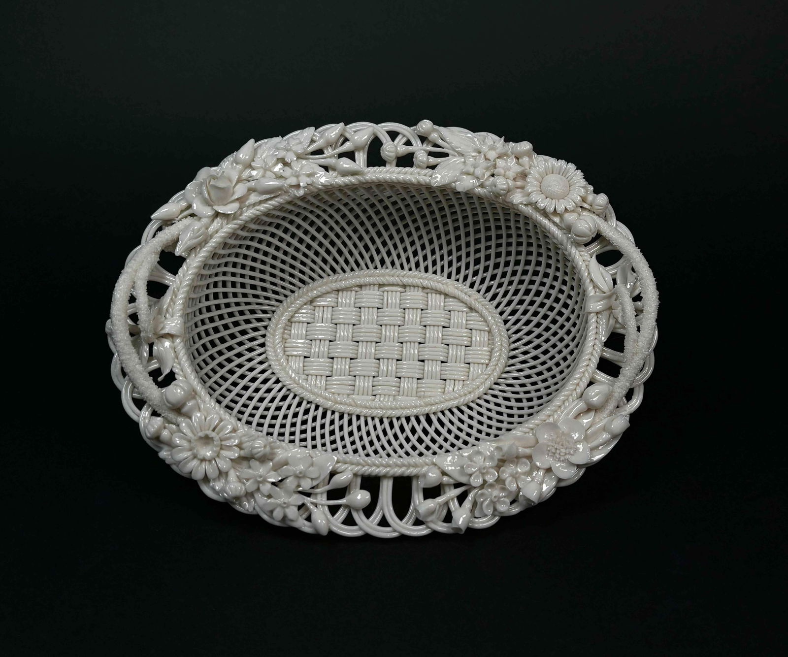 Irish Belleek Porcelain Handled Basket (1 of 12)