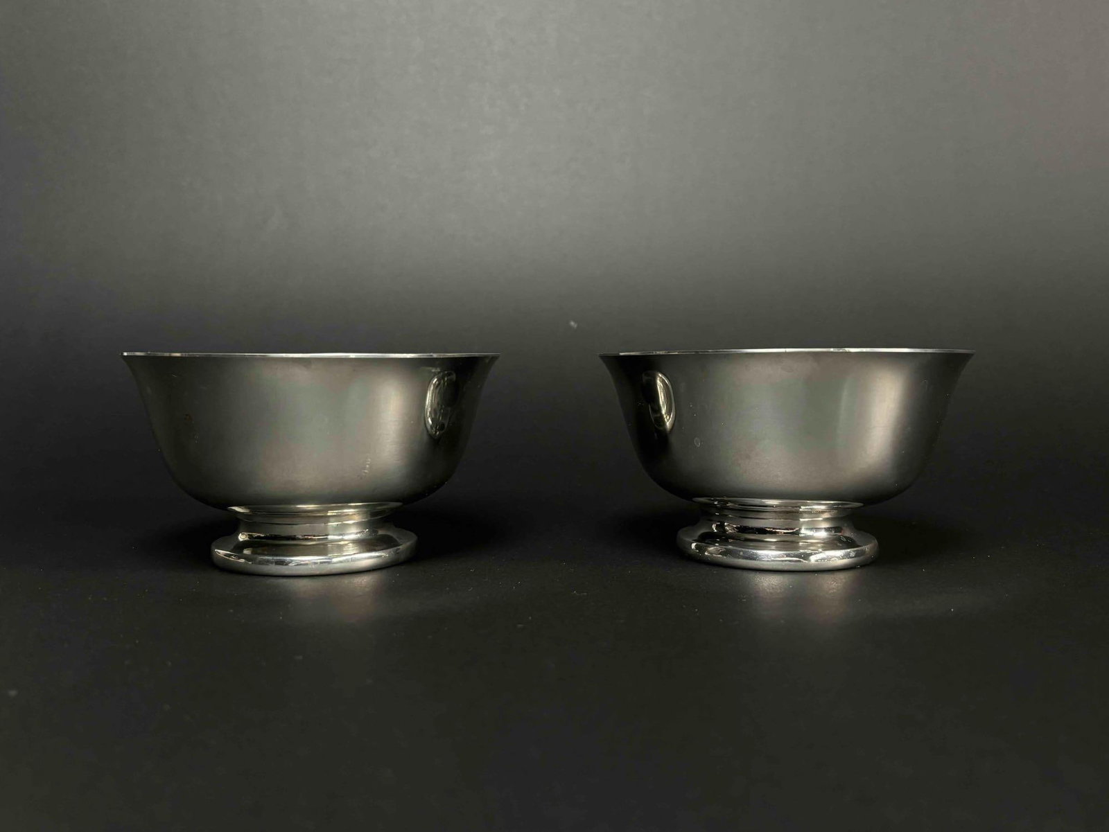 Pair of Pewter Bowls (Kirk Steiff): Pair of pewter bowls signed by Kirk Steiff. Excellent vintage condition. Please see photos for additional details. Dimensions: 4.75" x 4.75" x 2.5" Weight: 333.66 g Please note all lots sh