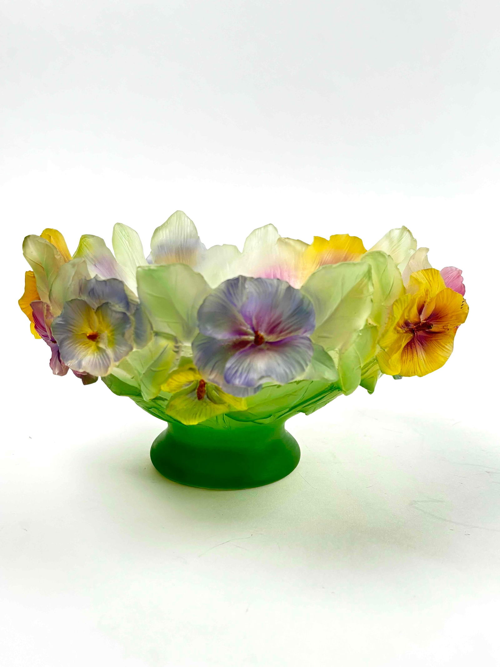Daum France Inspired Floral Bowl: Daum France Inspired Floral Bowl. Pansies and Leaves. Good vintage condition. Please see photos for additional details. Dimensions: 9" x 9" x 5" Weight: 3.5 lbs Please note all lots show