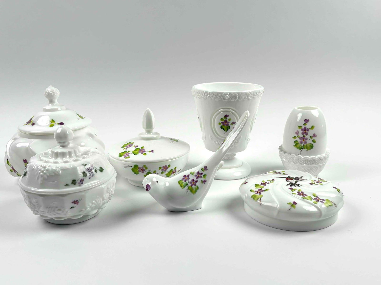 Mixed Lot of Fenton "Violets in the Snow" & "Fenton Forget-Me-Nots" ( 6 Pieces) (1 of 12)