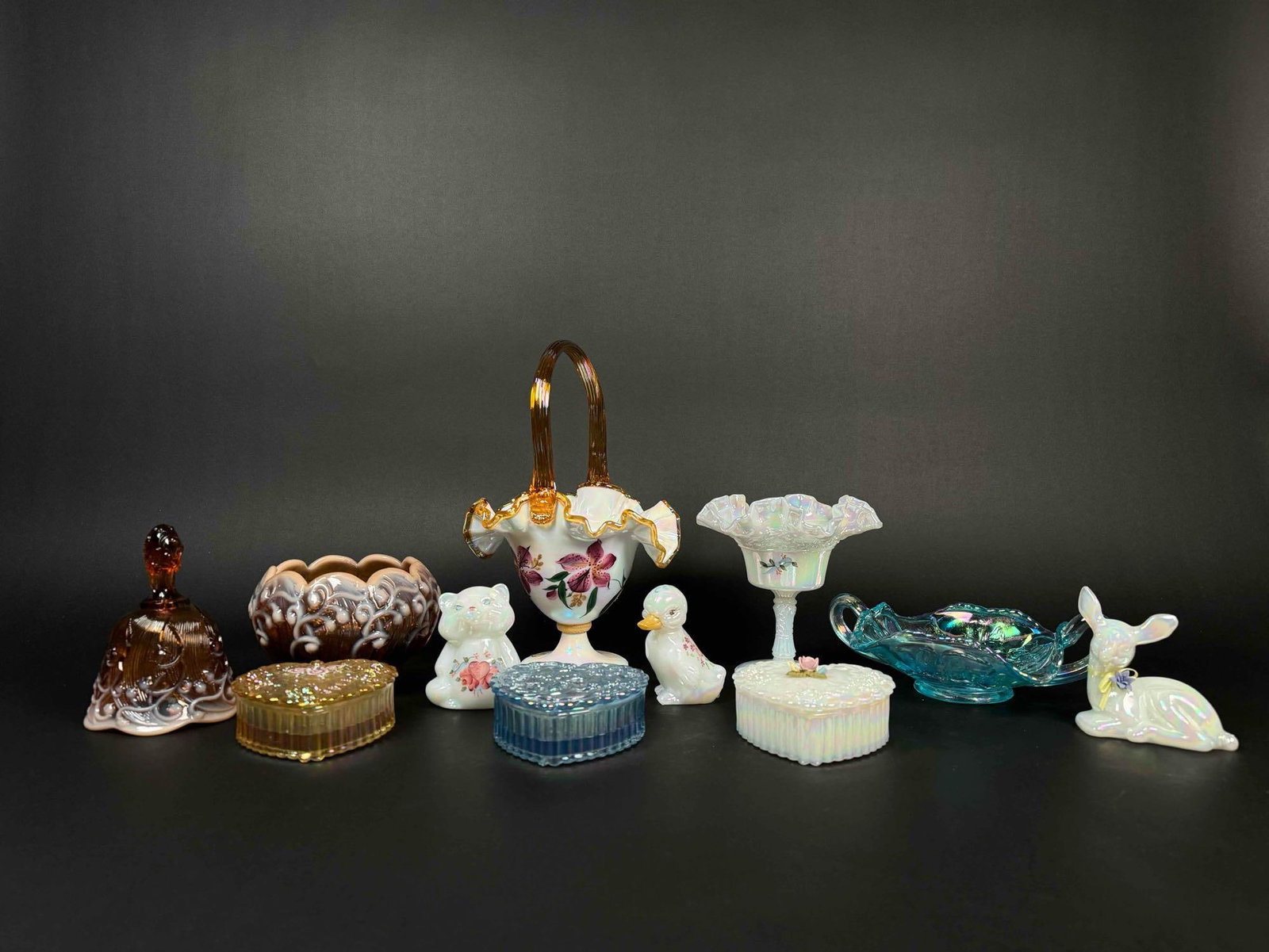 Mixed Fenton Glass Pieces: Mixed Fenton Glass Pieces. All pieces are in excellent condition. Please see photos for additional details. Please note all lots show signs of wear commensurate with age and use, and the lack of a sta